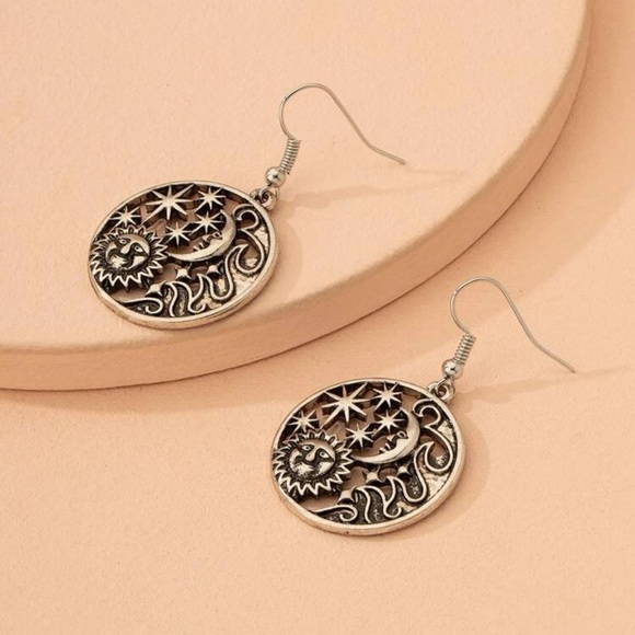 3/$30 NEW! Sun Moon Drop Earrings Antique Silver Celestial Cute Dainty - Picture 3 of 5